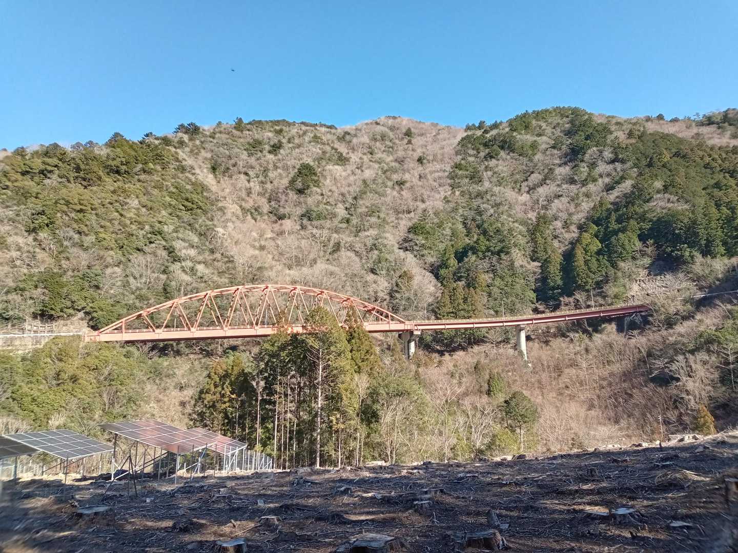 519から大島ダム方面に通じる赤い橋
ダムの南側はいま通行止めなので、鍵掛山へは北側から行けます🌉
お疲れまでした！
