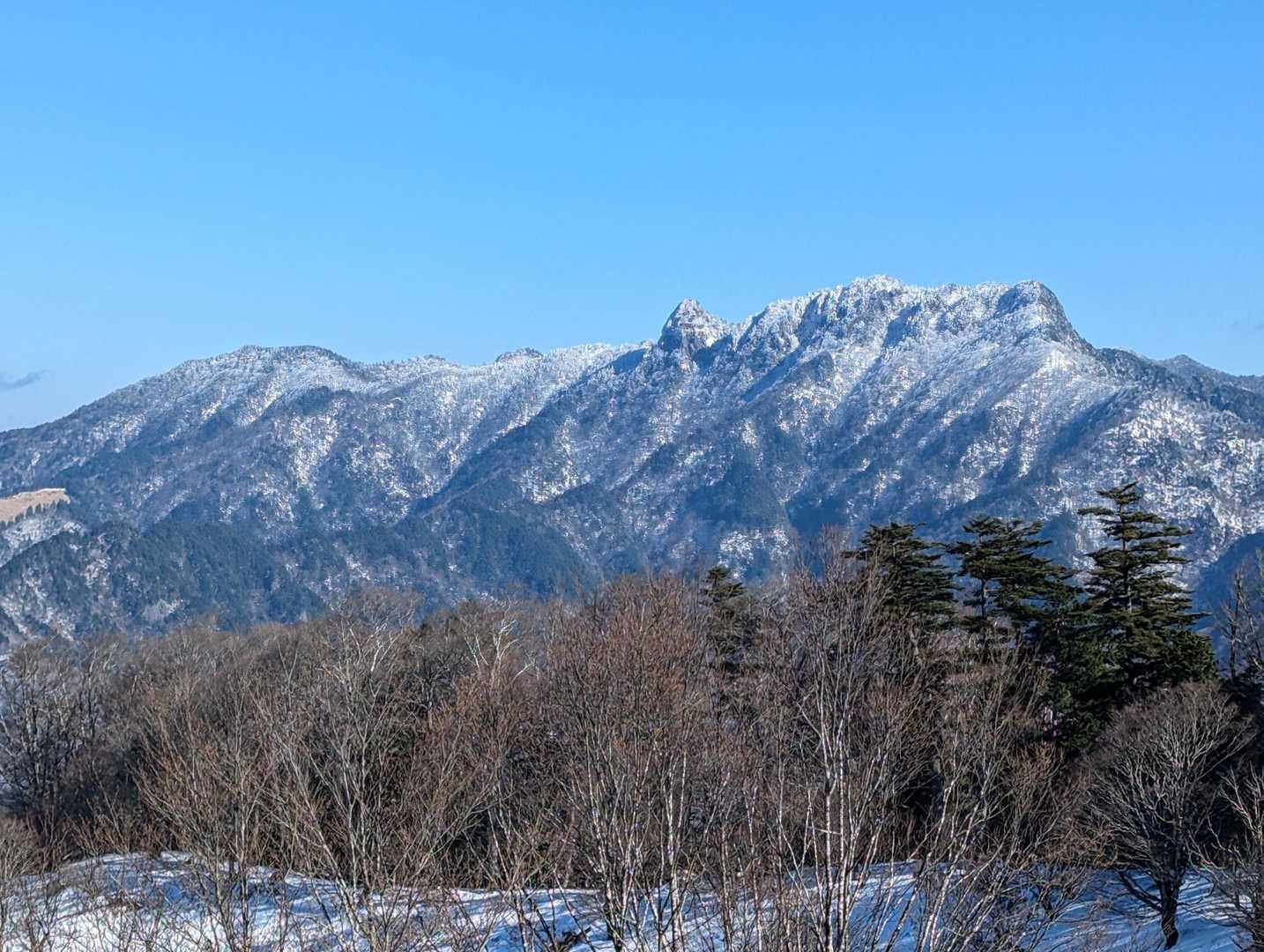 稲村ヶ岳　アップ。