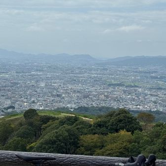 あの山間の凹みから人工川を作った。