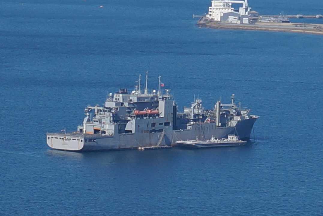 アメリカ海軍の船みたいですね