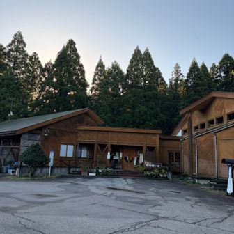 もちろん誰も居ない―