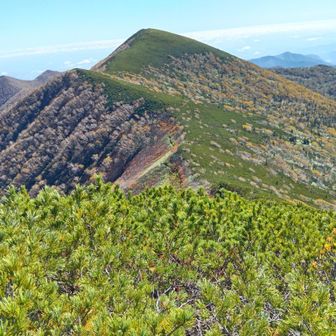 さて、次は奥の本峰（芽室岳）へ