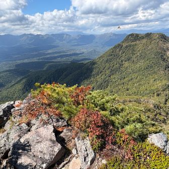 西クマネシリ岳からの下山はまた岩場🪨✨