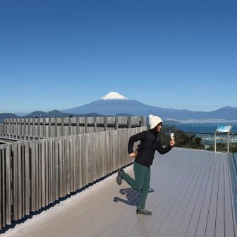 テラスで遊ぶ
おばさん🤣