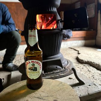 もんさんが担いできてくれたビ－ルを2本ご馳走になりました。