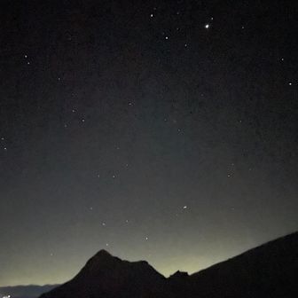 歯磨きしに外へ出ると、満点の星空✨