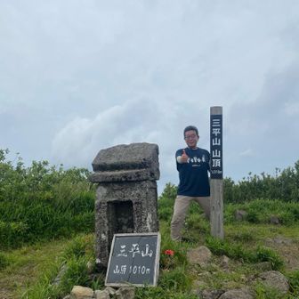 腹、凹ませてます