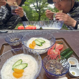 お目当てのそうめんが美味しかった。トマトとキュウリもさっぱり