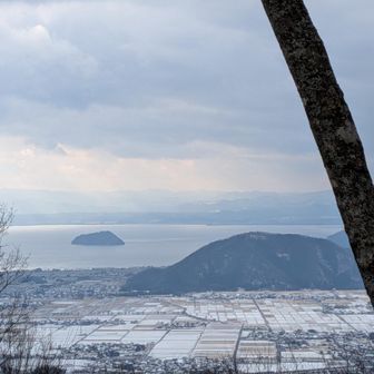 〘琵琶湖〙に浮かぶ〘竹生島〙