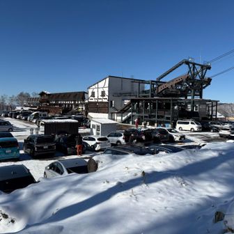 山麓駅に到着。