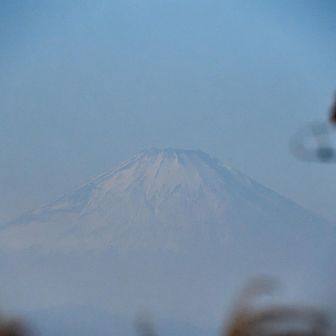 十二所果樹園展望台
かろうじて見える富士山