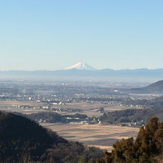 謙信平展望台から　なんと富士山が