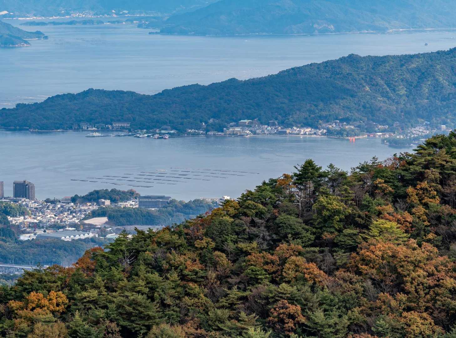 宮島もよく見える
大鳥居⛩️わかるかな？