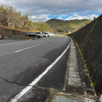 ここに車停めて林陽寺から端巖寺まで
RUNして回った〜🏃‍♂️
駐車渋滞に巻き込まれないのは気分いい😂

あとは、離れてるから車で🚗³₃