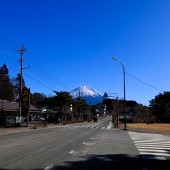 ここを右に曲がると🅿️ですがここでも富士山バッチリ。