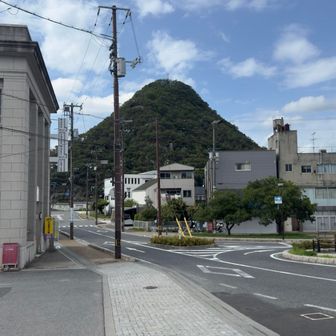 和気駅　ついた　和気富士

青空になったね
電車行ったばかりなので1時間待ち