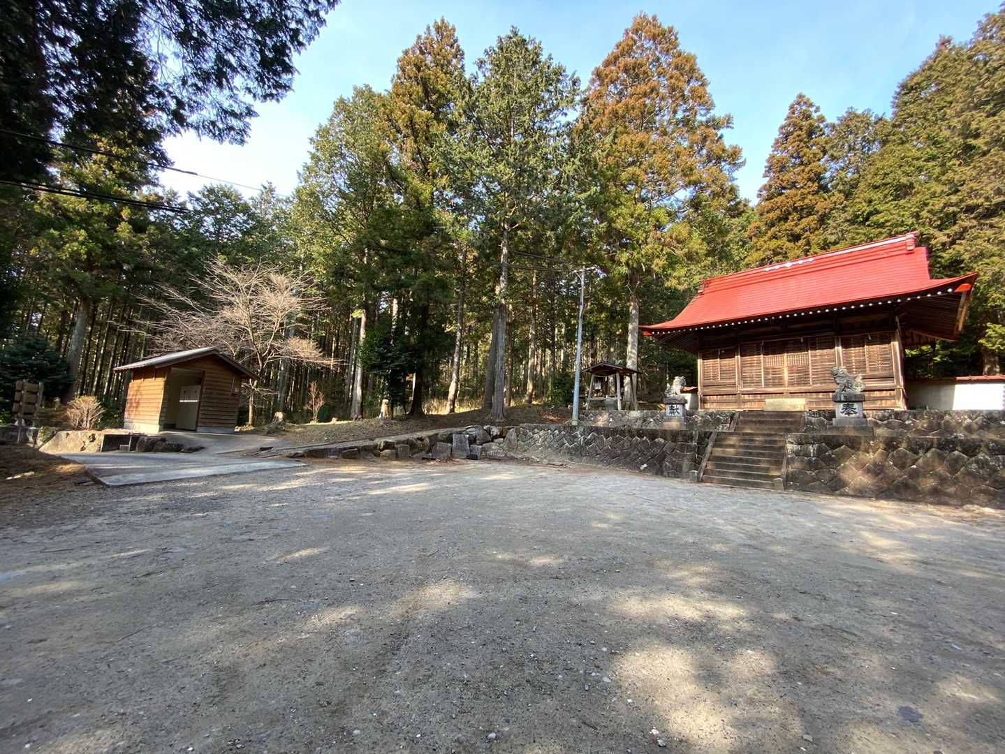 鬼沢八幡社の駐車場にて
野球ユニフォームの中山さん？がざっと道案内してくれました。
ありがとうございました🤗