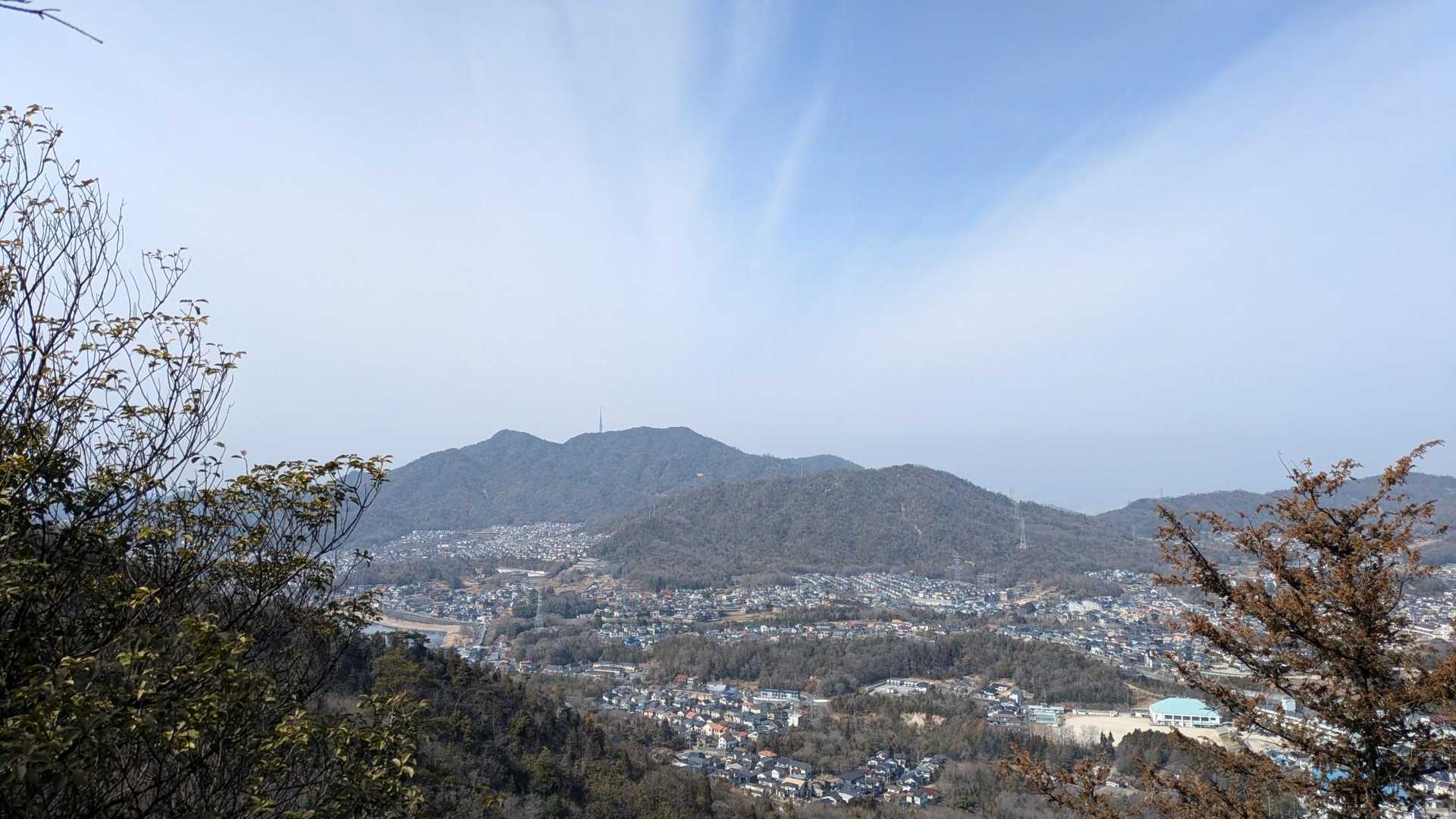 向かいに絵下山が見えます🫡