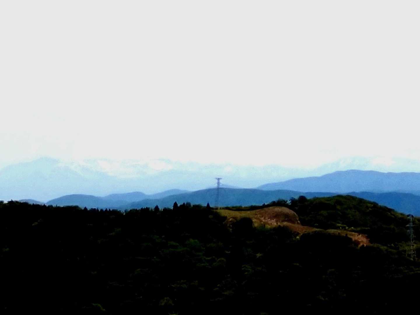 立山も霞んでいます😆