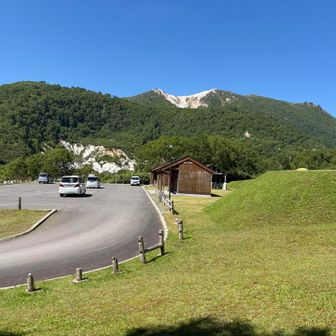 登山口を振り返るとすぐイワオさん😆

名残惜しいけど、今日はこっち🚶‍♀️