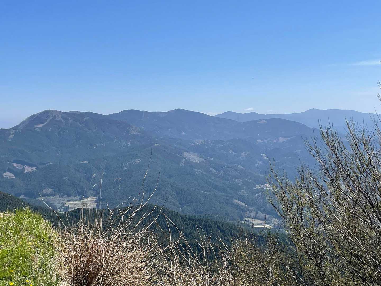 雷山　遠くに背振山