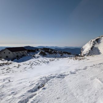 天気は良いけど黄砂の影響。
彼方は茶色に霞む😆