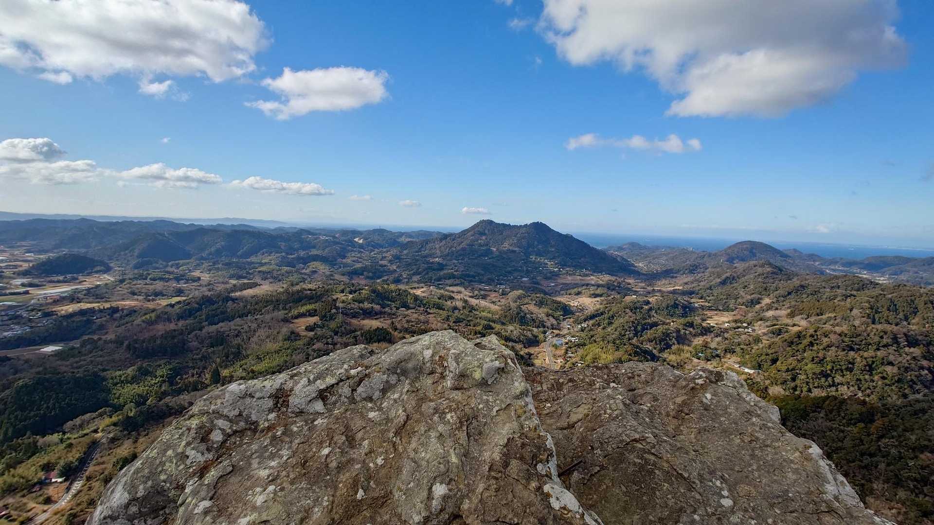 長〜い鎖場を登り切ると絶景が✨