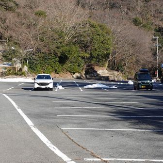 戻ってきたも車は朝の2台だけ