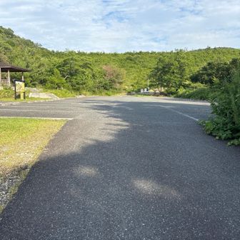 誰も居ません。大阪山でのサングラス🕶️の落とし物を東屋に預けました。心当たりのある方は確認して下さいね。
あー疲れた😓
お疲れ山⛰️