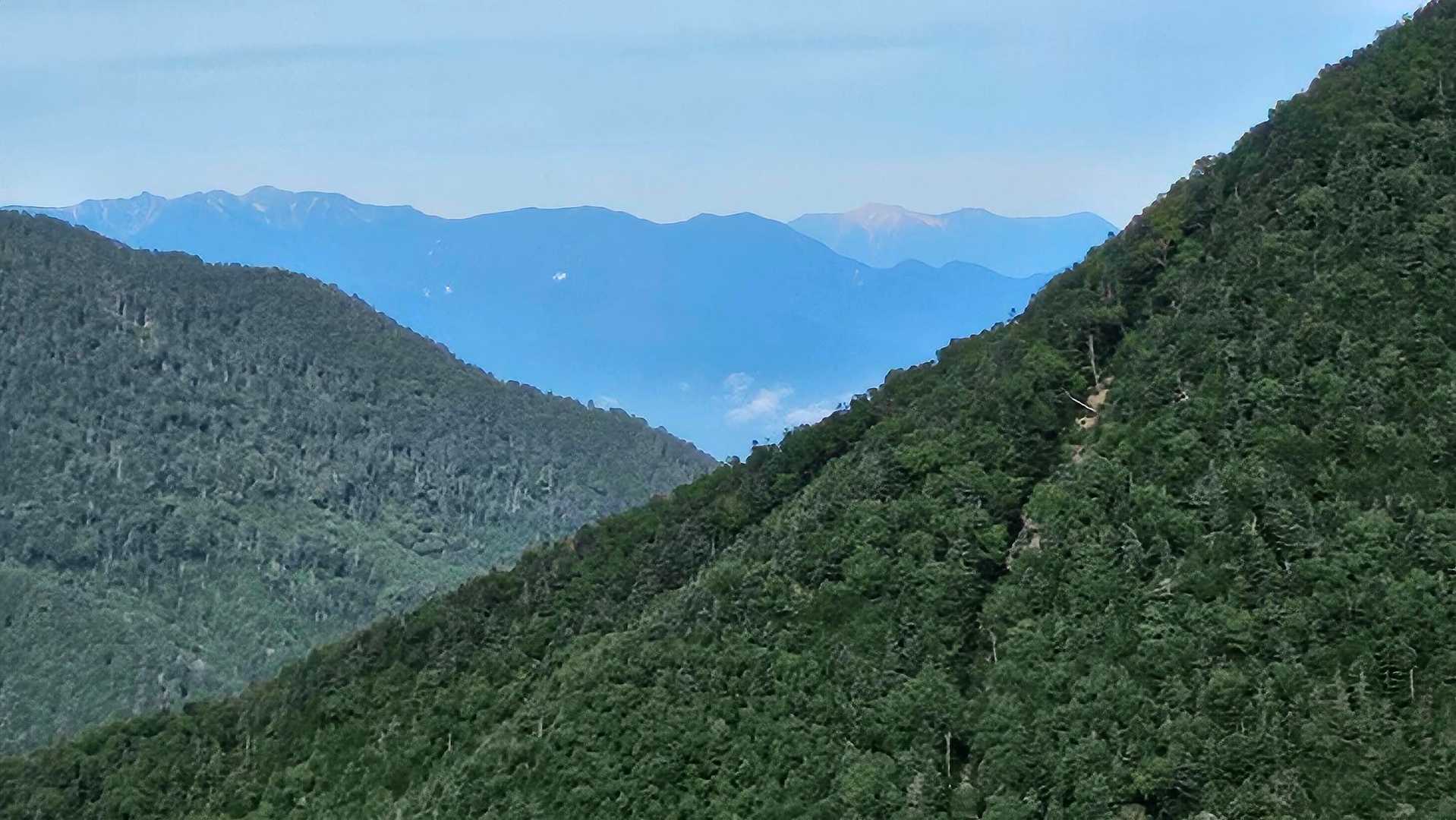 中央アルプスに御嶽山が見えてる🤗