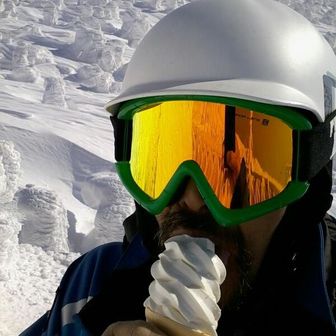 粉雪小僧（powderkid）