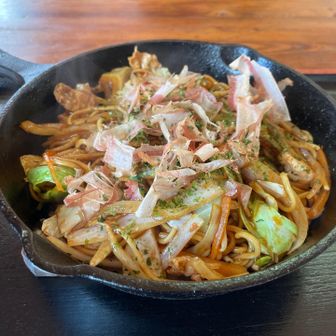 ランチは中華メニューから鉄板焼きそば😋ごちそうさまでした👍