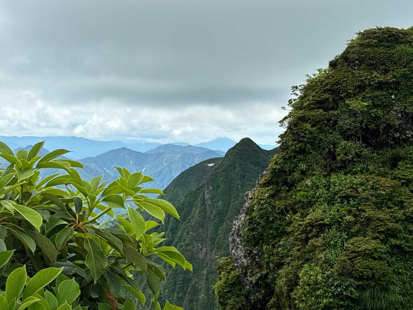 田子倉只見沢登山口-剣ヶ峰-浅草岳-鬼が面山-南岳-マイク 縦走コースの写真