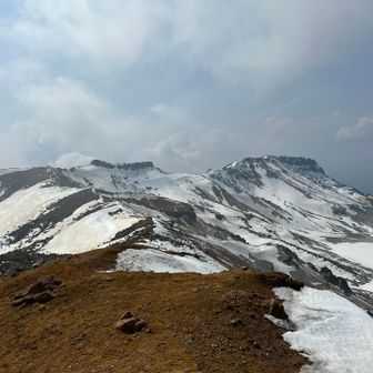 周りはまだ雪あるんですけどね