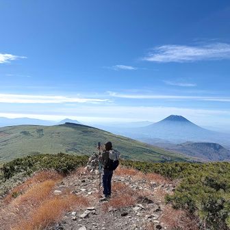 360度view👏
右に羊蹄山🐏、中岳の奥に尻別岳⛰️