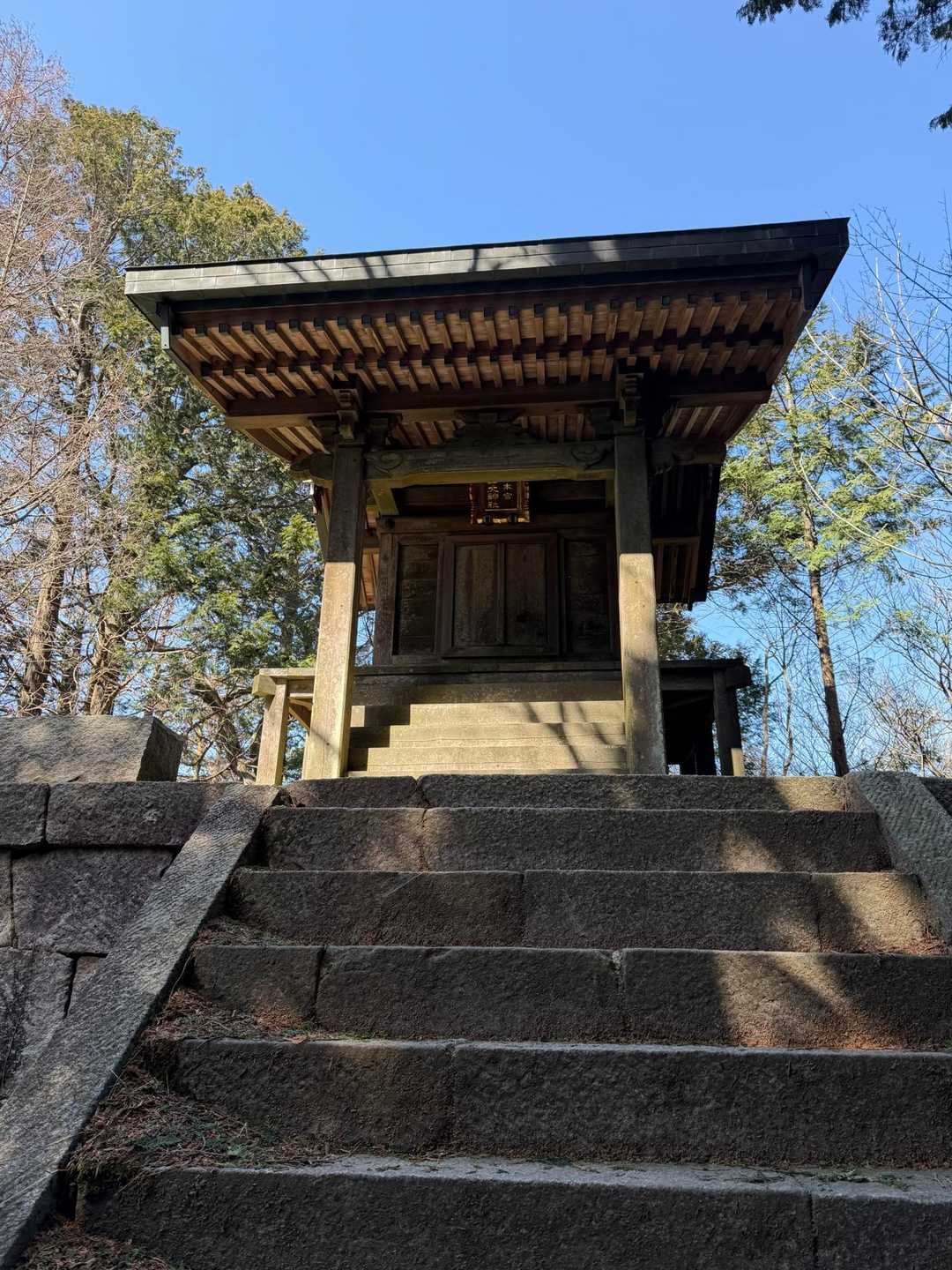 山頂標識が見つけられませんでした。