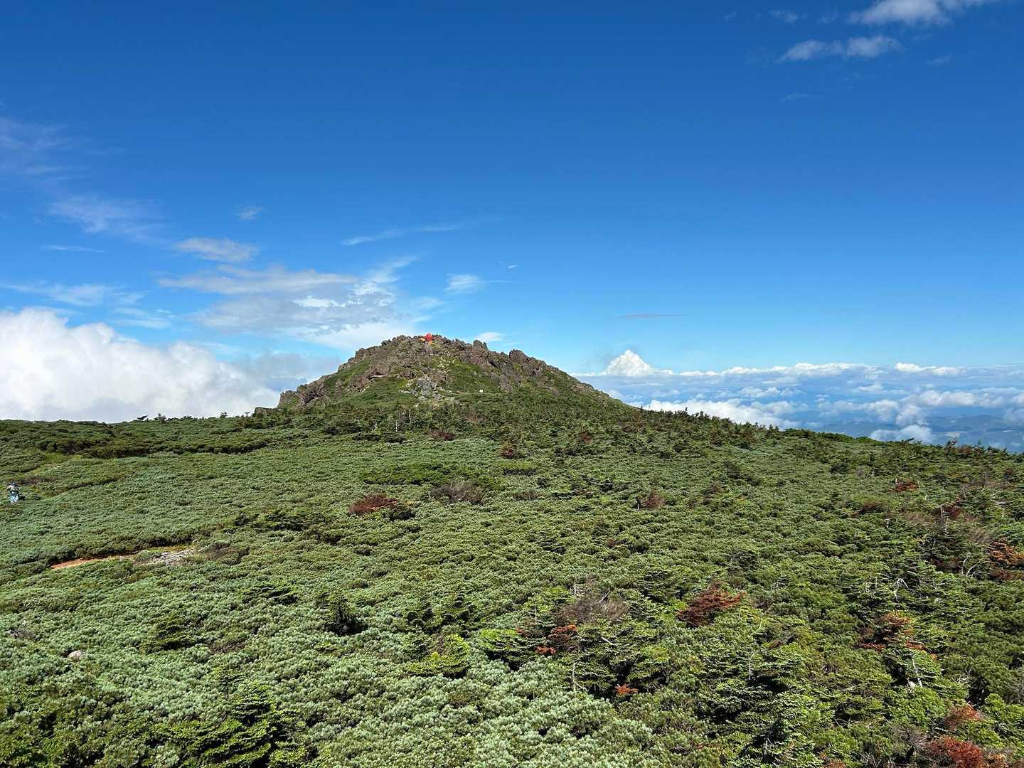 剣ヶ峰の途中から見る早池峰山⛰️