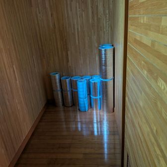 日暮沢避難小屋内
ここに初日、泊まるプランもありましたが、ここからスタートしても以東岳と大朝日岳の両方に行くのは難しいと判断