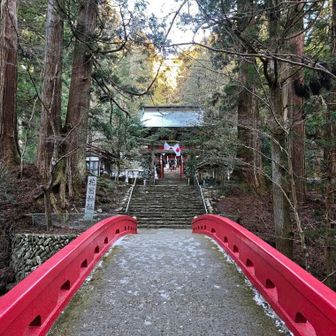 朝は9時からみたいです。
帰りの13時は数十人はいました。