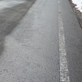 車道です
雪無いな