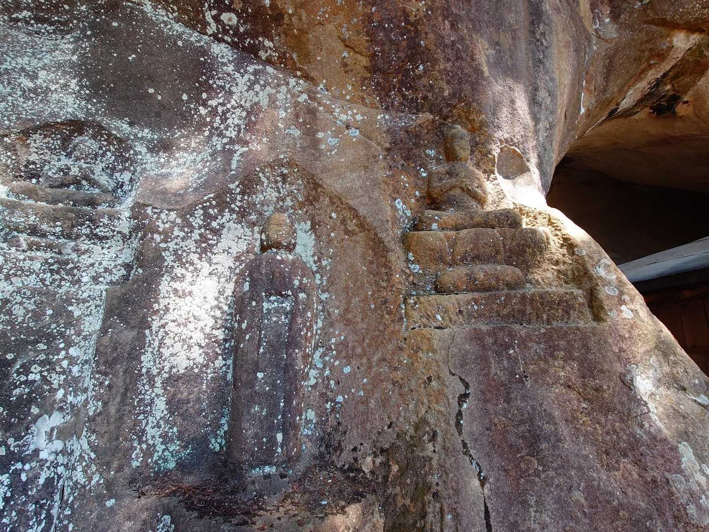 山頂から激下って岩屋神社へ寄り道