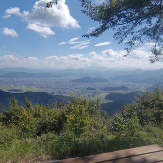 後輩君が登ってきてから、つぎのお山の計画を練る。