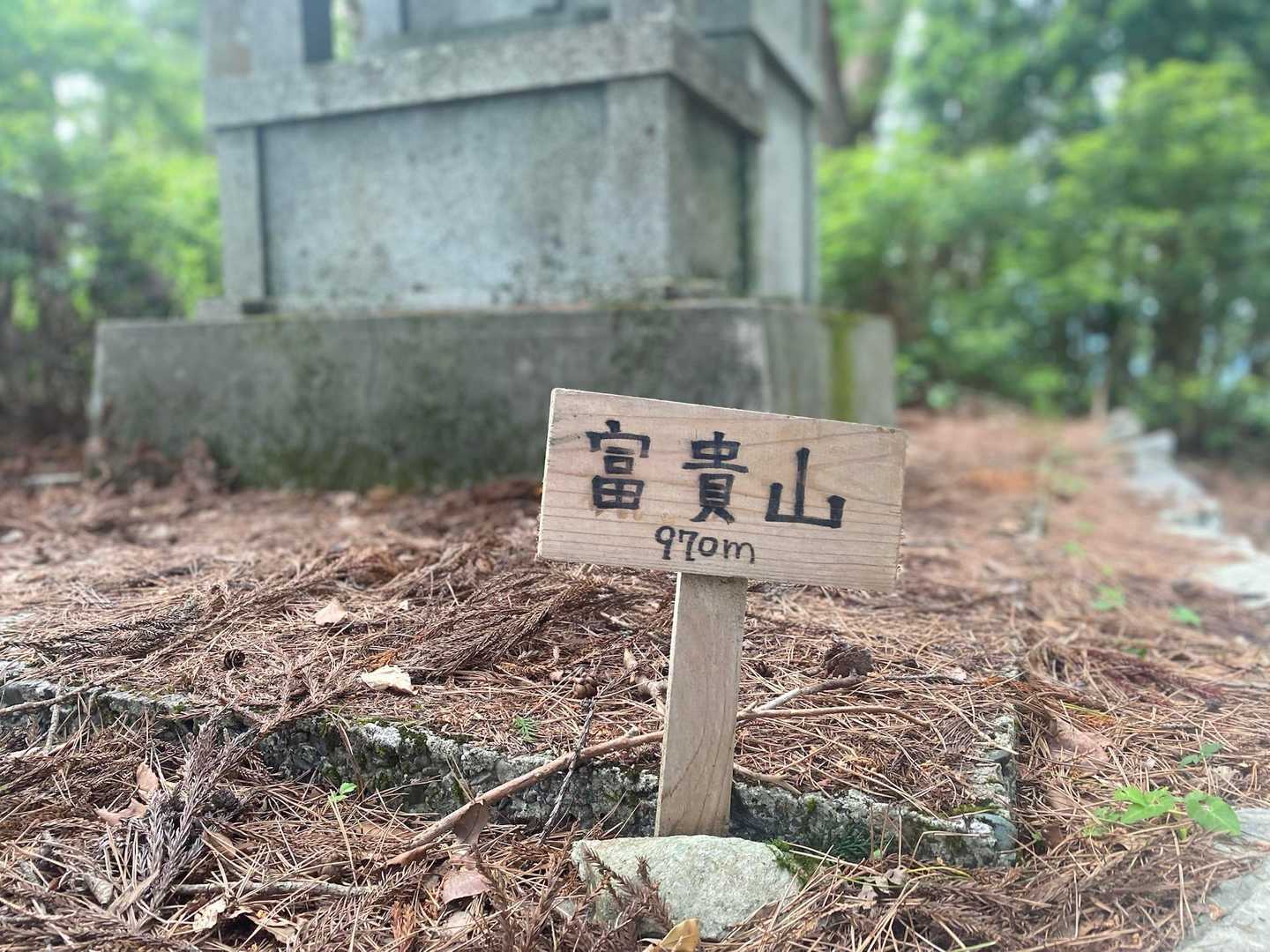 こちらへ