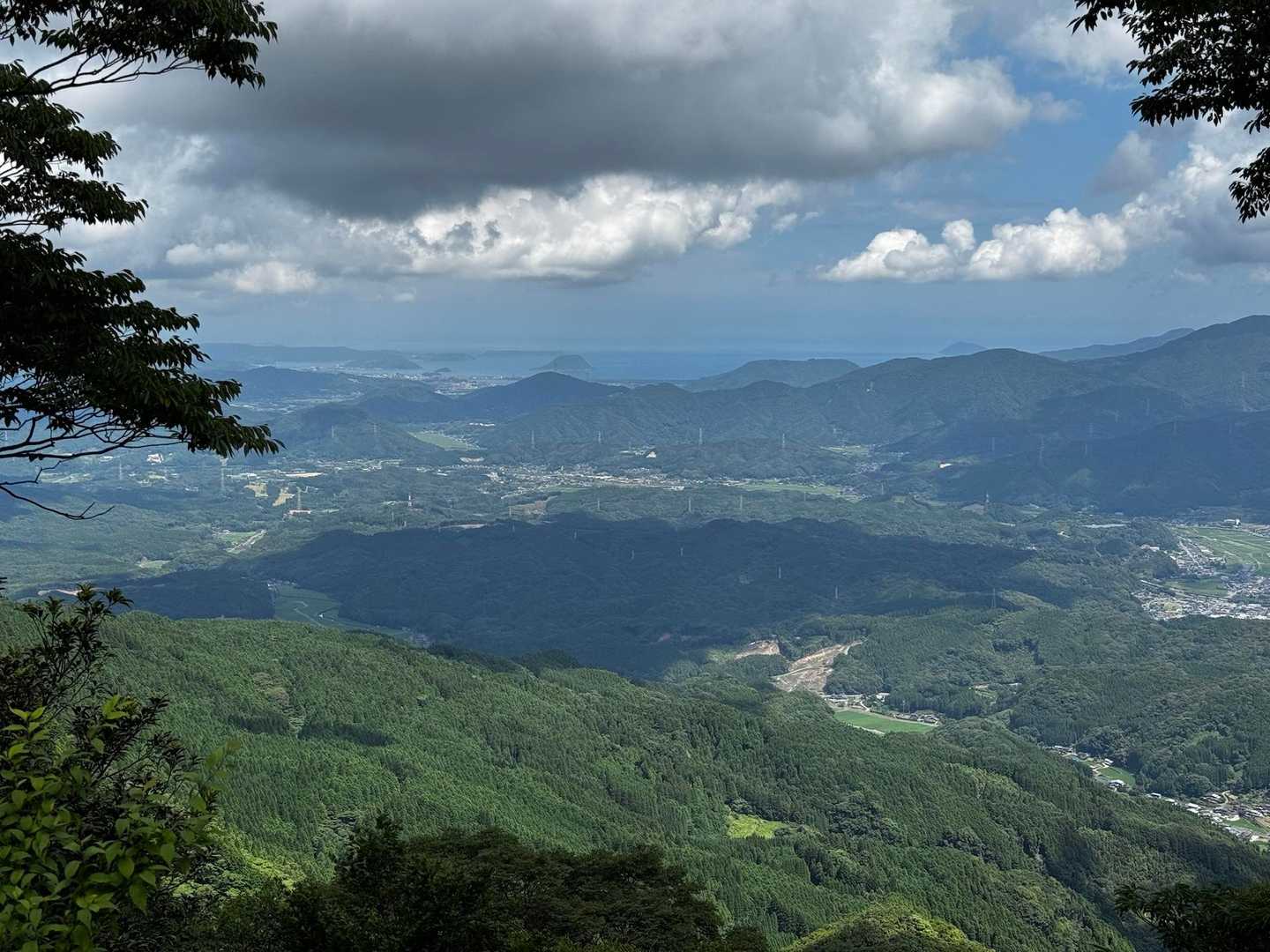 景色を一枚だけパシャリ📸
唐津方面はまだ雲が多そうでした👀