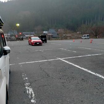 葛川市民センター駐車場より