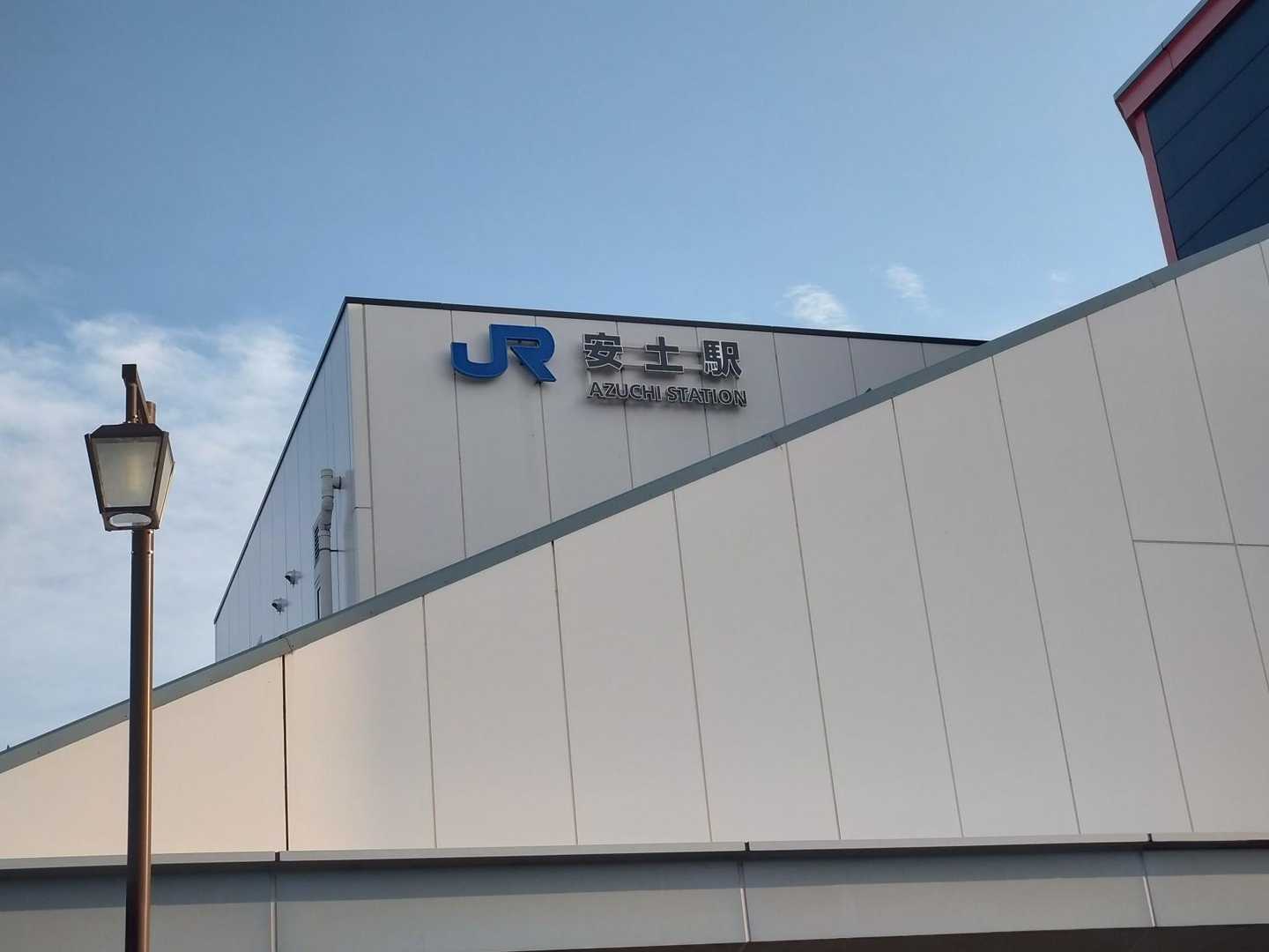 駅に到着しましたが
30分に1本の電車が行ってしまったばかりでした🥲