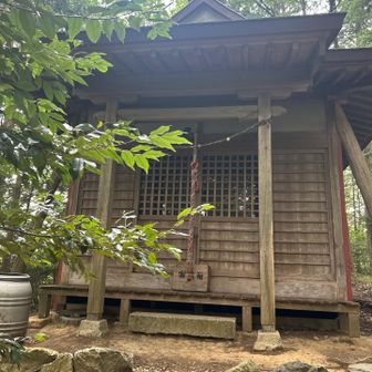 道樹山にある秋葉神社の奥宮健康に山登り続けられますように