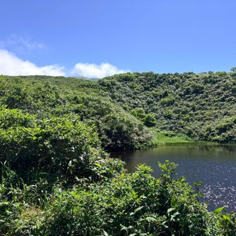 遠くにちっちゃく栗駒山
