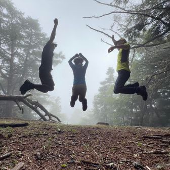 気合を入れてジャンプ！し山を一気に下るぞー！