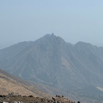 根子岳でしょうか